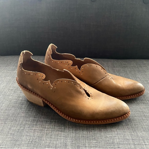 FREE PEOPLE DISTRESSED CUTOUTS BOOTIES - Picture 2 of 11